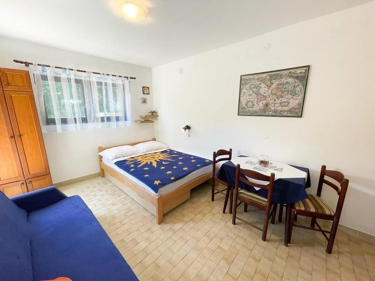 Apartmani Nadica Jadranovo 0*,  Croatia